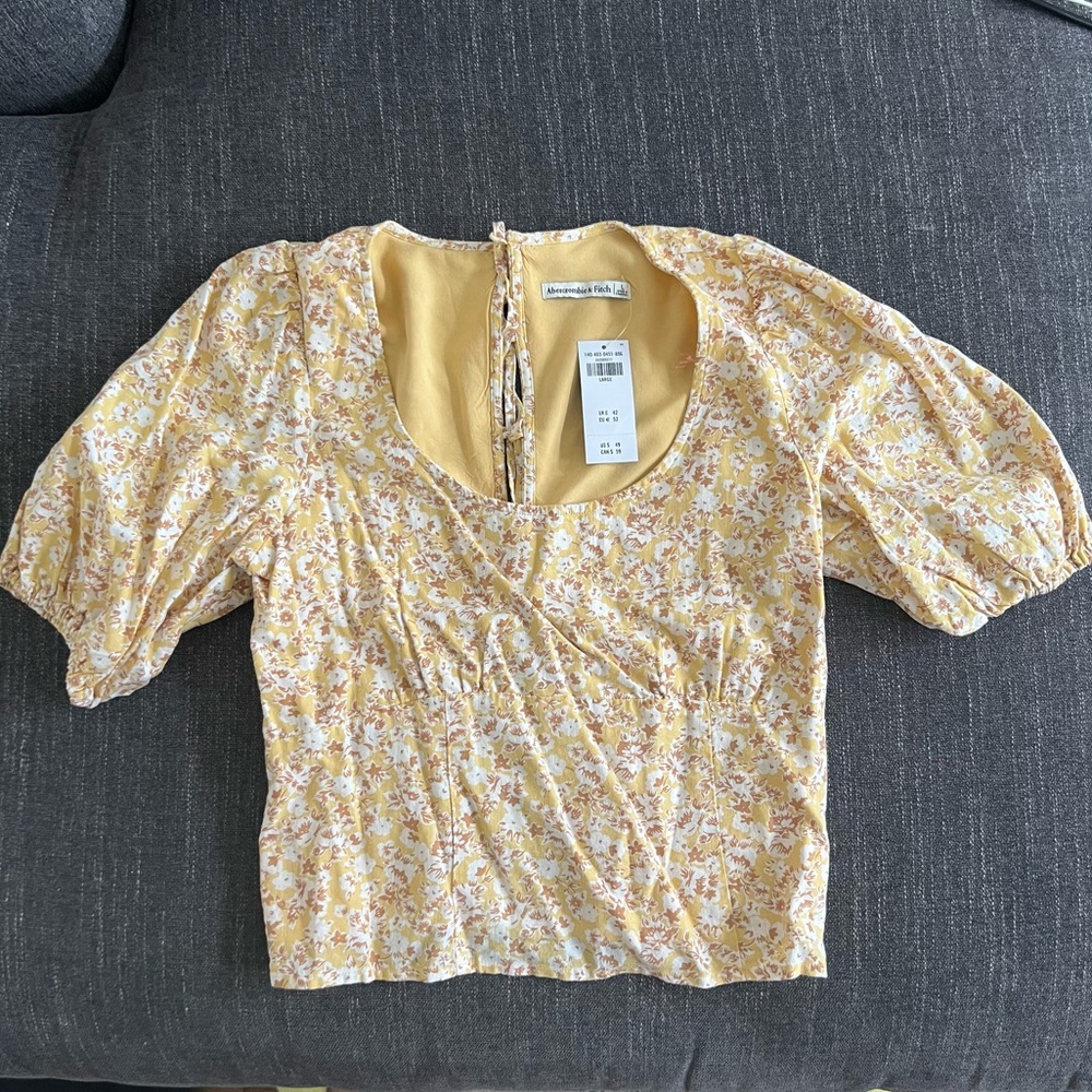A&F Pale Yellow Floral Top